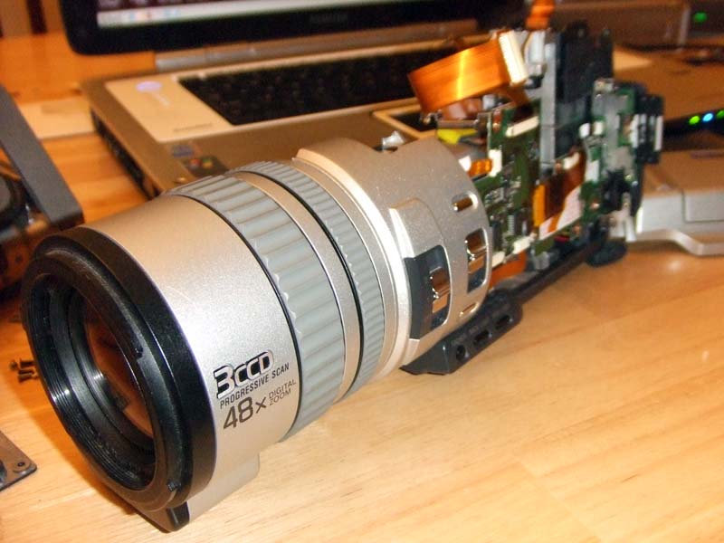 Sony 2100 3CCD camera